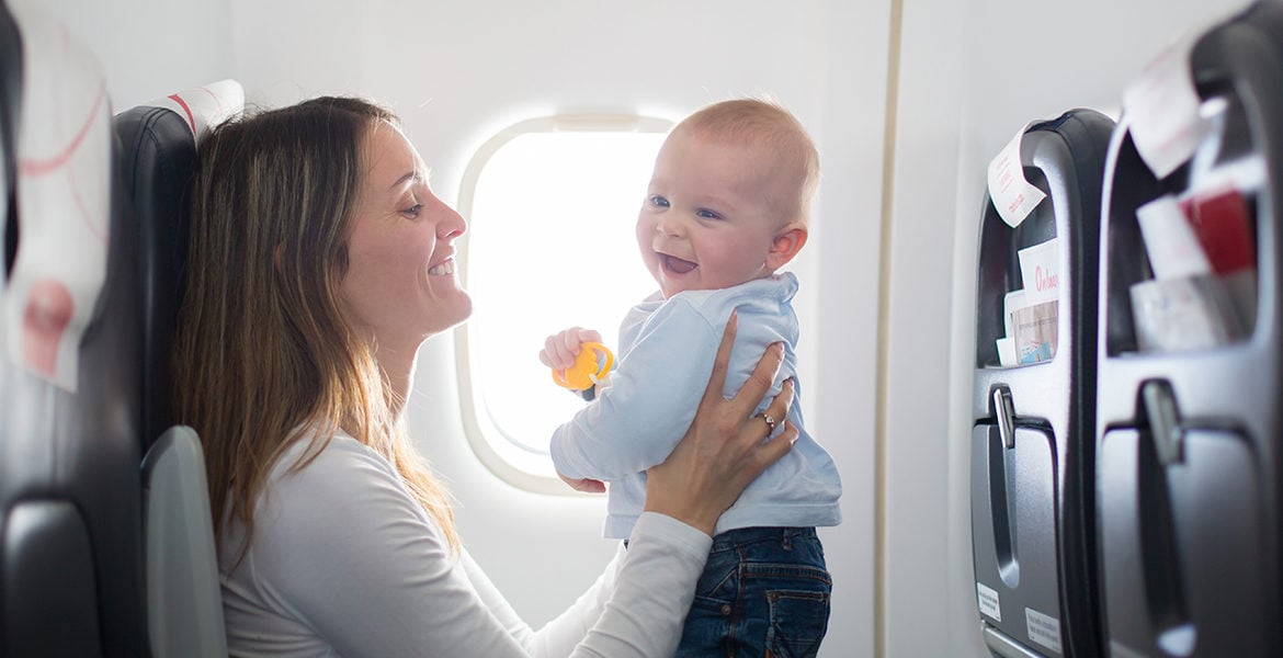 Première fois en Avion avec un Bébé âgé de 0 à 2 ans - Algofly