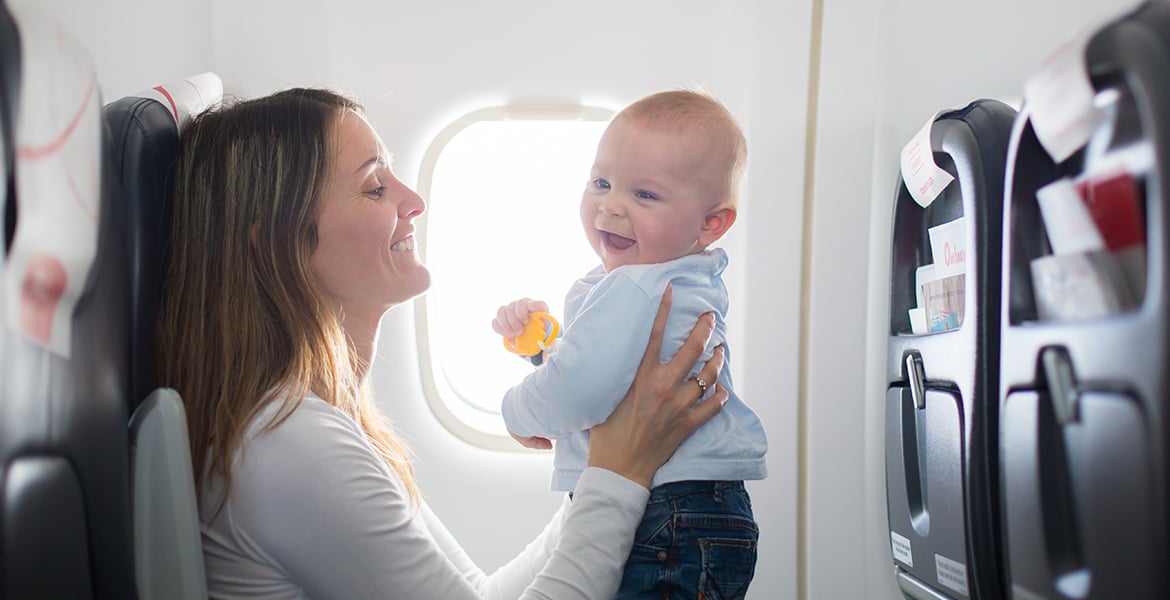 Comment Voyager En Avion Avec Bebe Autour De Bebe Conseils