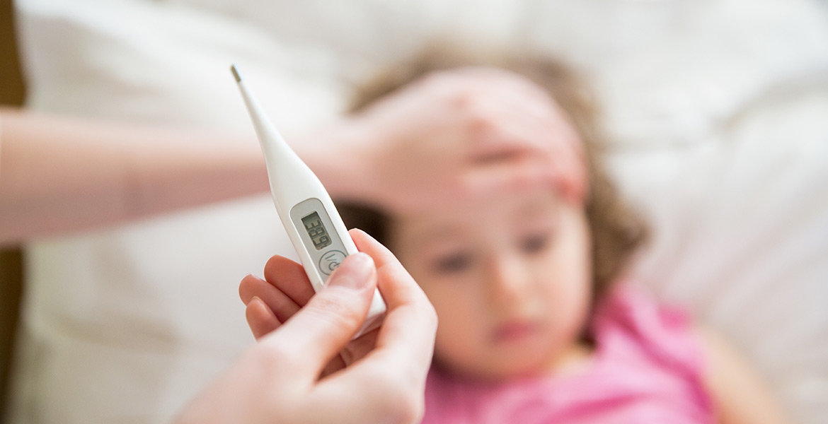 Fièvre chez l'enfant : comment la faire baisser ?