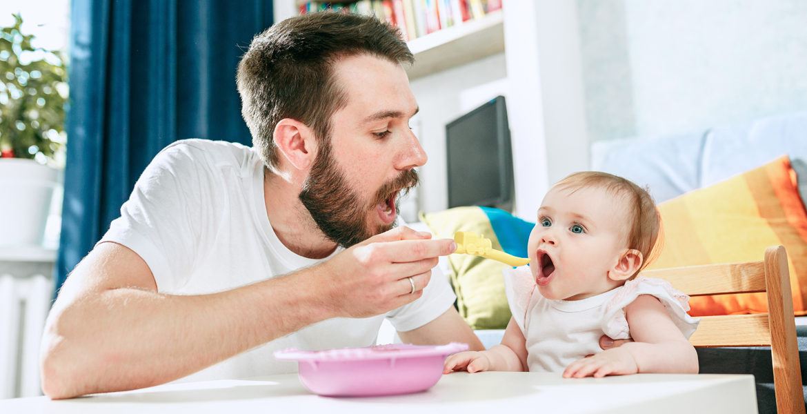 Comment faire manger des morceaux à bébé ?