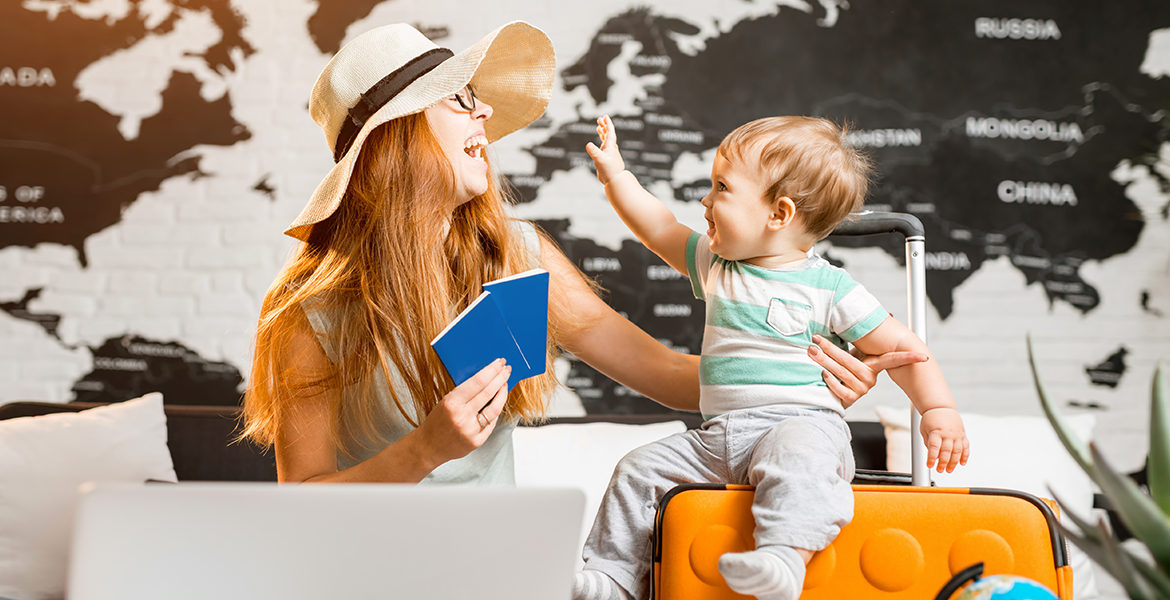 Quels sont les papiers indispensables pour voyager avec bébé ?, Autour de  bébé