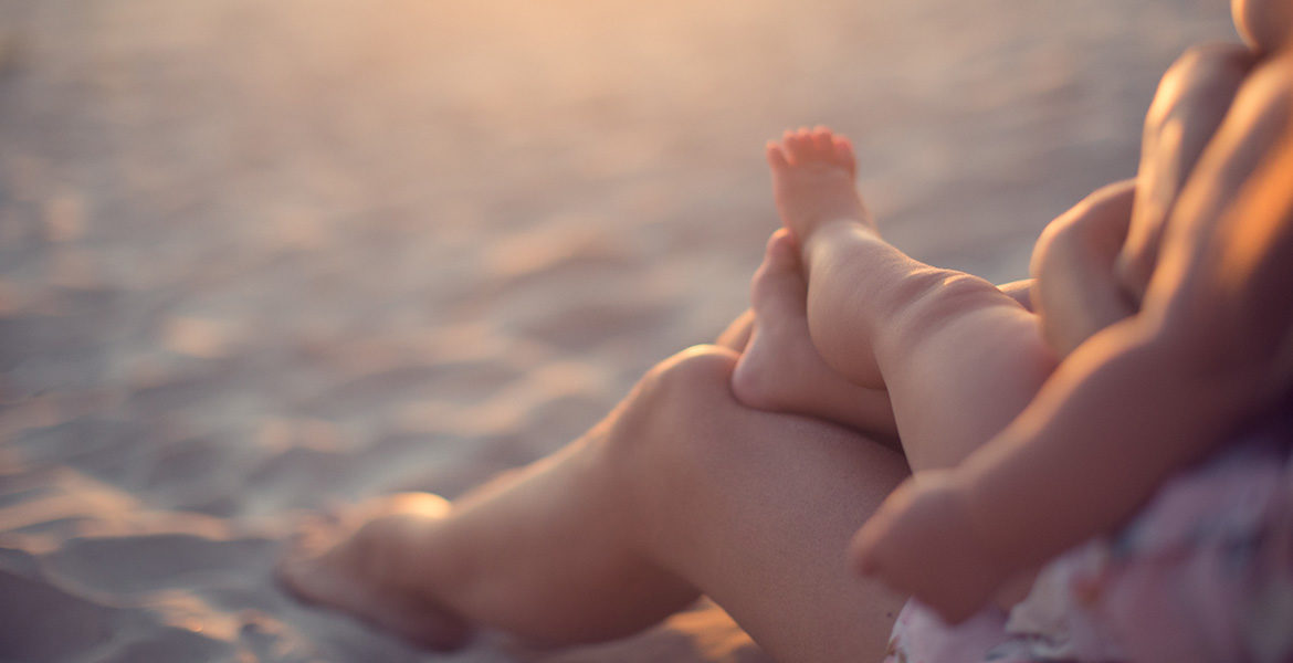 Trousseau de bébé né en été : quels sont les indispensables