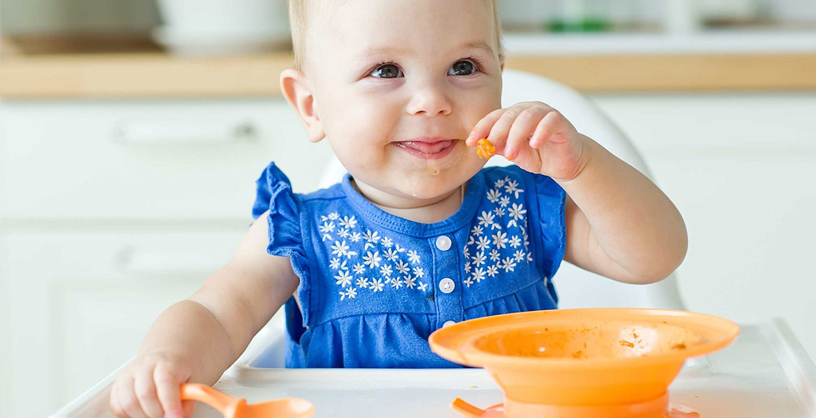 Alimentation et repas pour un bébé de 8 mois