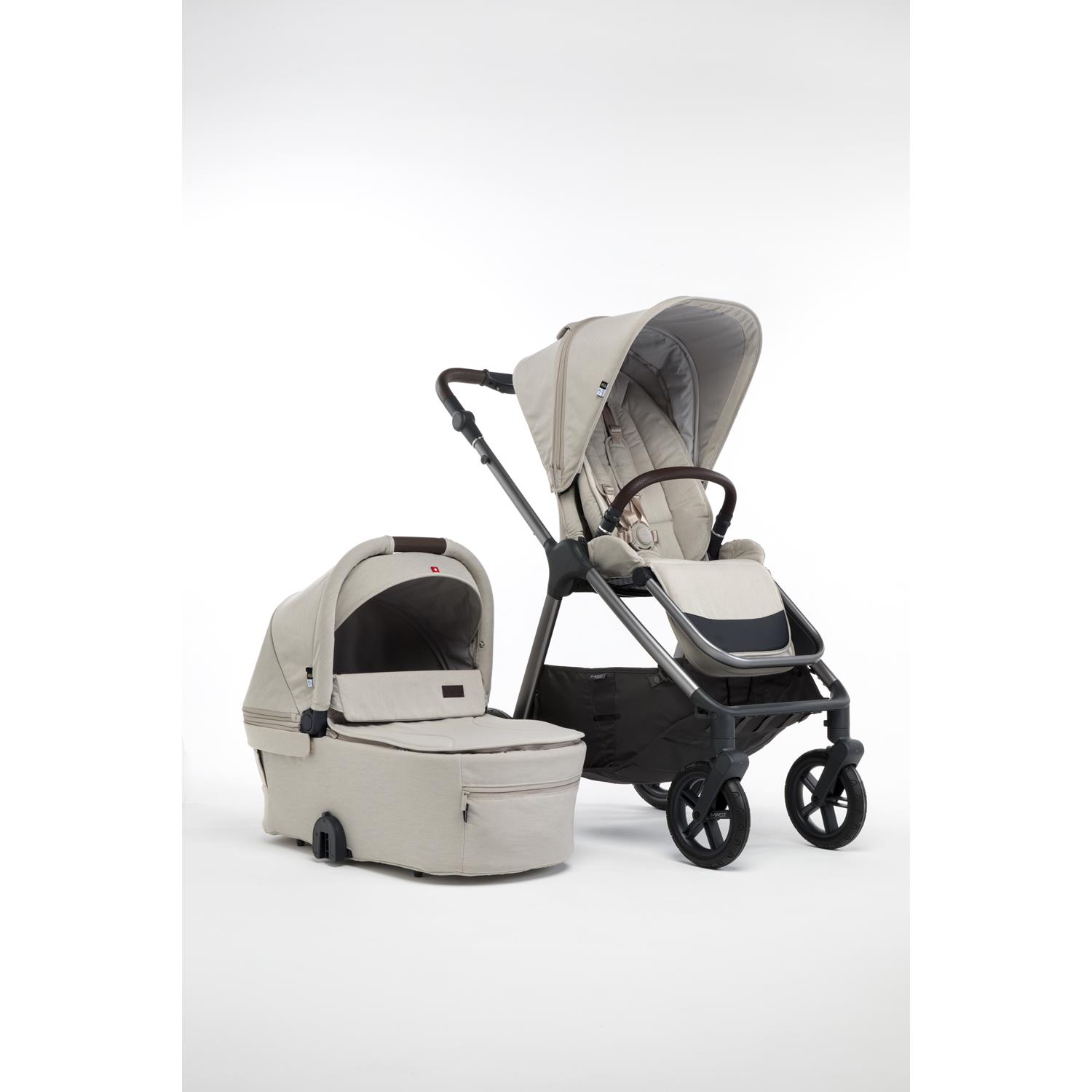 Poussette Duo M.5x avec nacelle BEIGE Mast swiss design